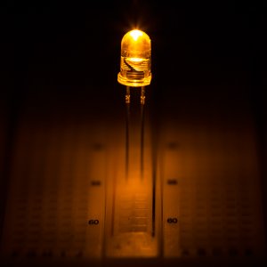 5mm Yellow LED - 593 nm - T1 3/4 LED w/ 15 Degree Viewing Angle